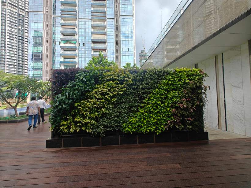 Podium green wall