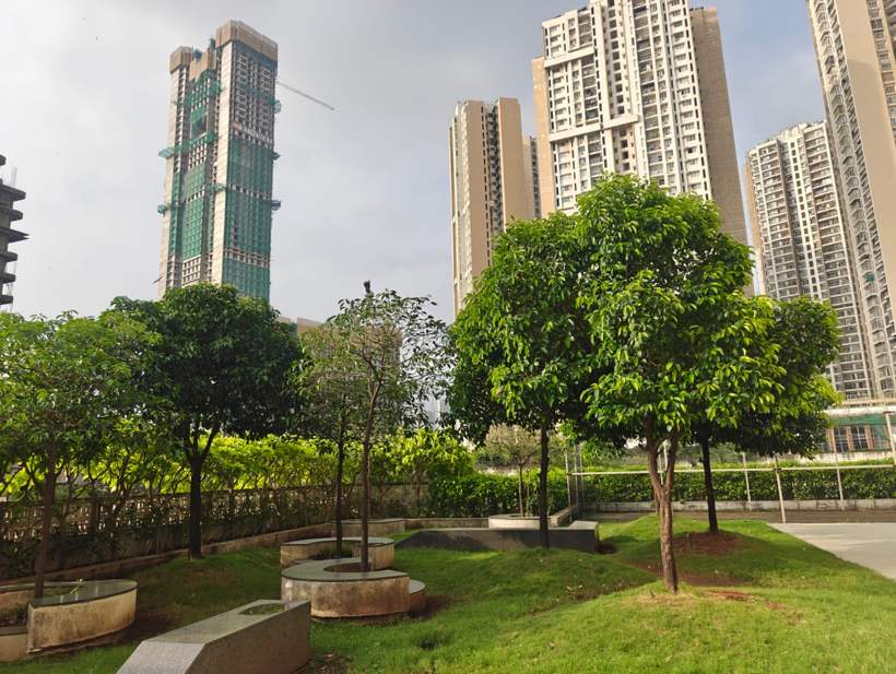 Tree-lined garden in a residential complex